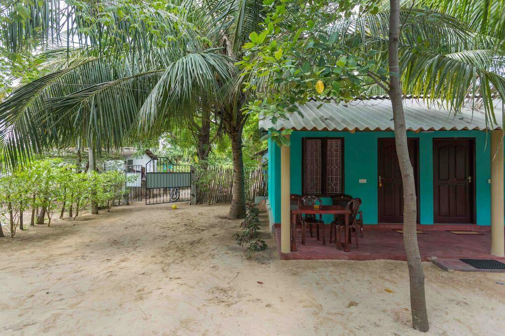 Theepan'S Home Нилавели Экстерьер фото